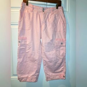 EUC LEVI'S SIZE 10 CROPPED PANTS